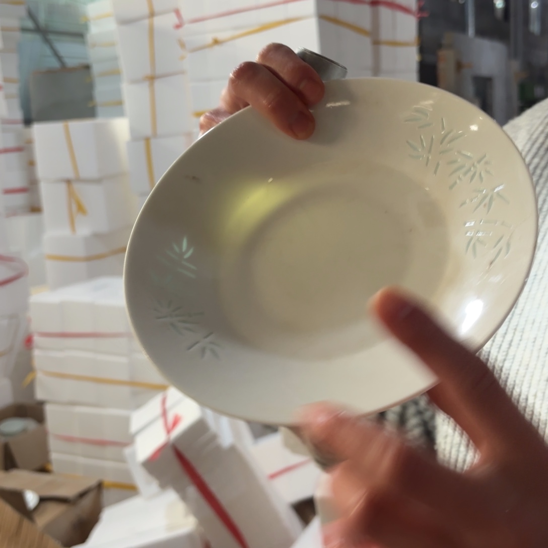 陶瓷8英寸高白泥玲珑竹子斗笠盘4只微瑕