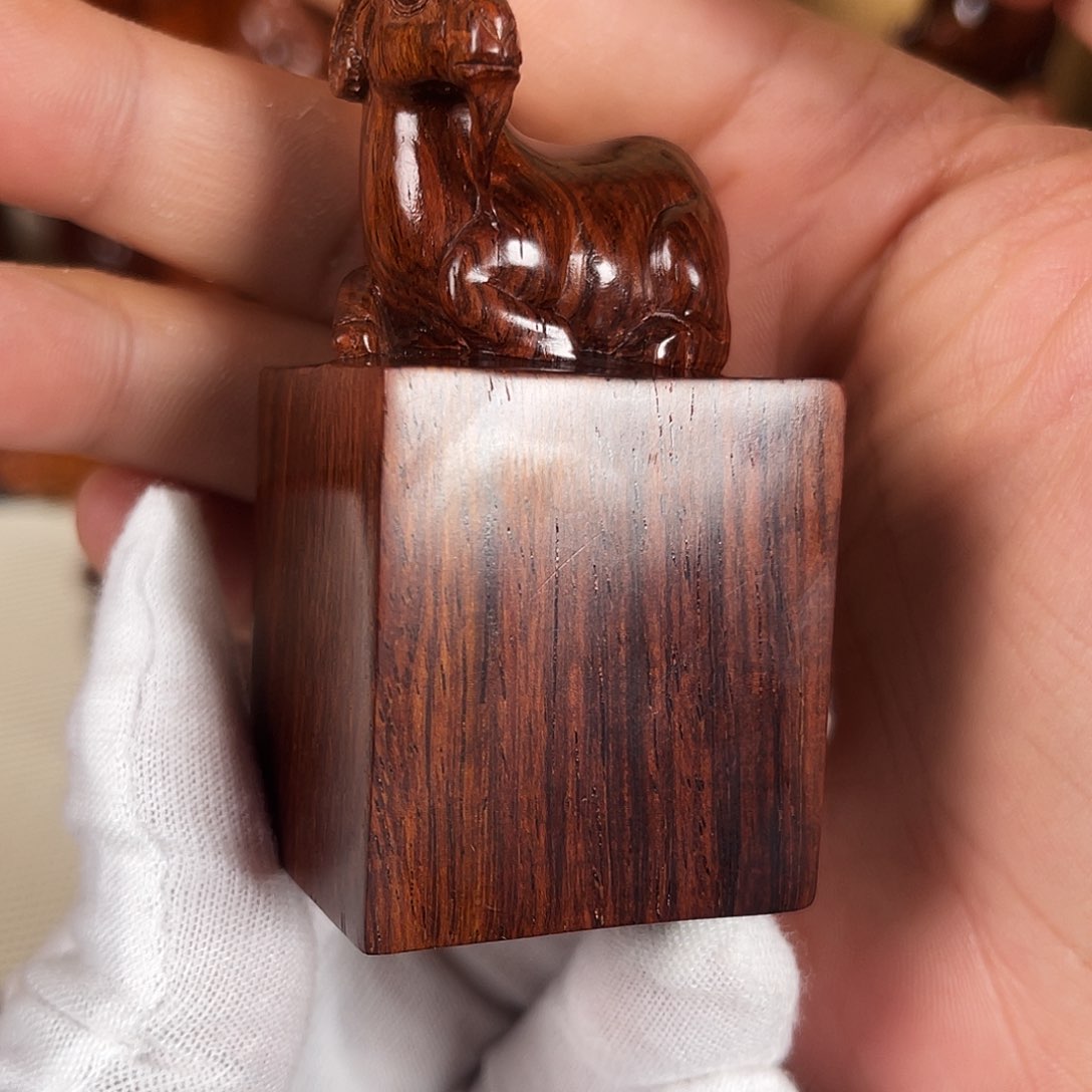 黄花梨/降香黄檀把件摆件