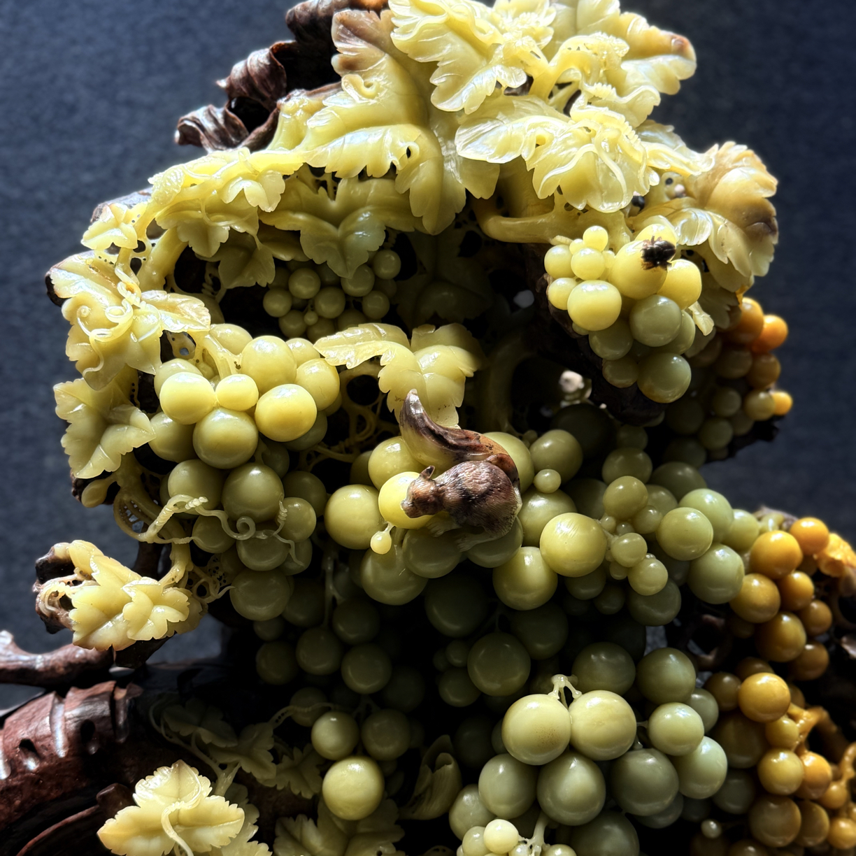 青田石雕《硕果累累》