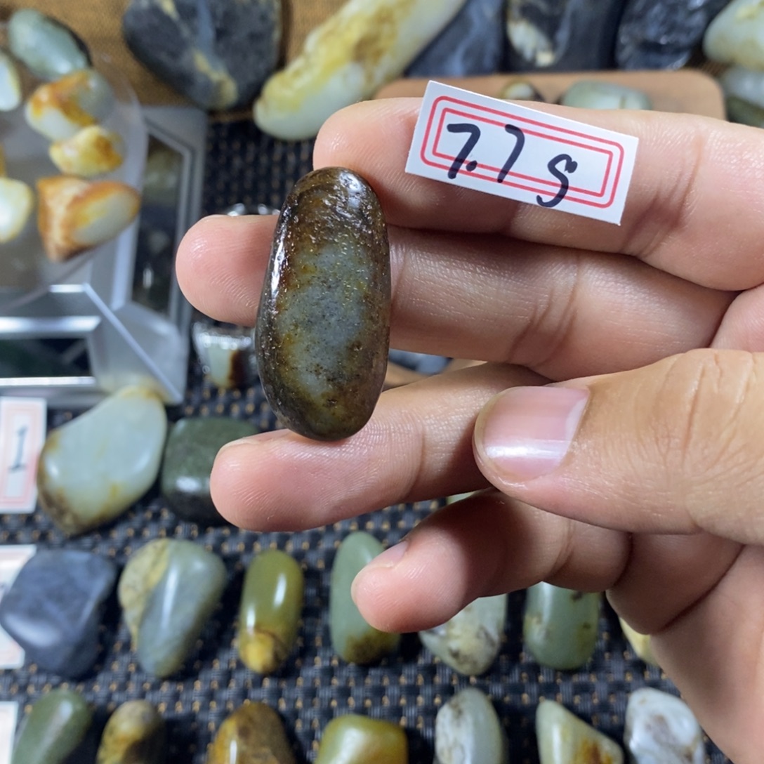 和田玉（糖玉）未镶嵌挂件