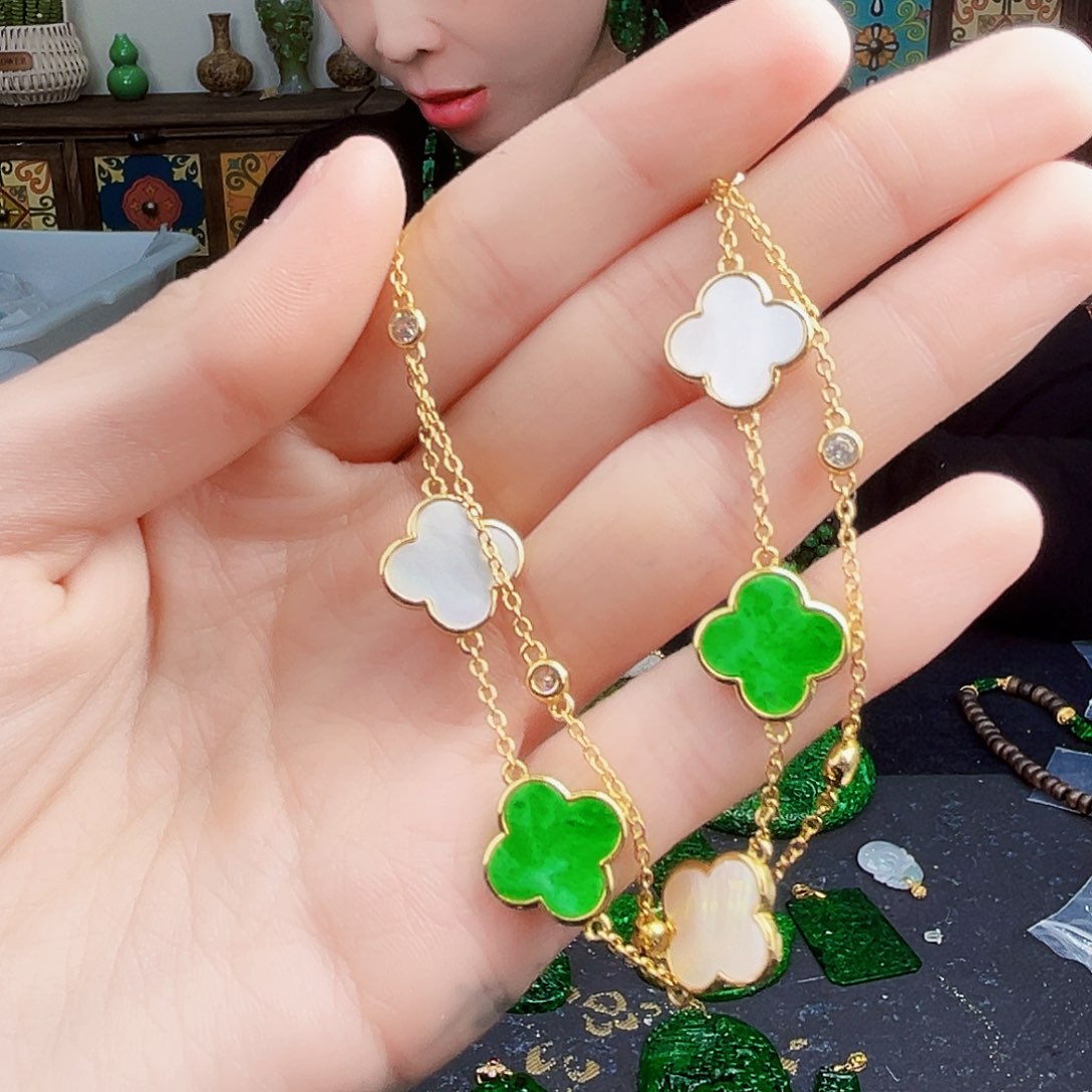 颈饰未镶嵌翡翠多样性