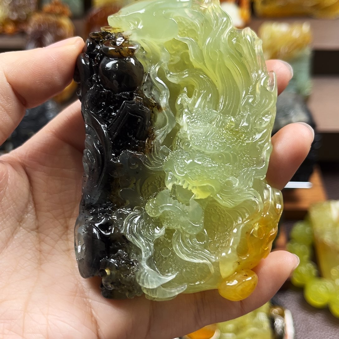 蛇纹石玉颈饰未镶嵌