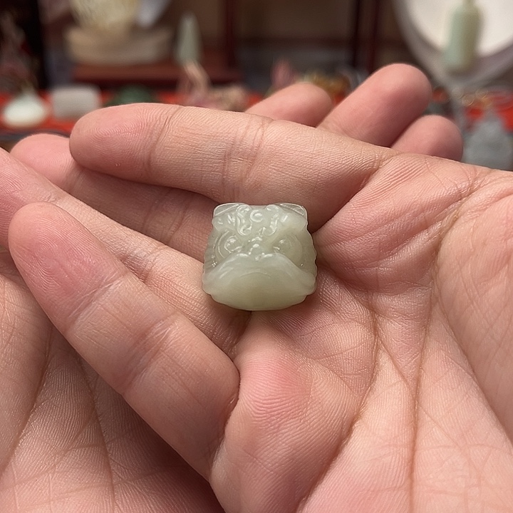 颈饰未镶嵌和田玉醒狮吊坠