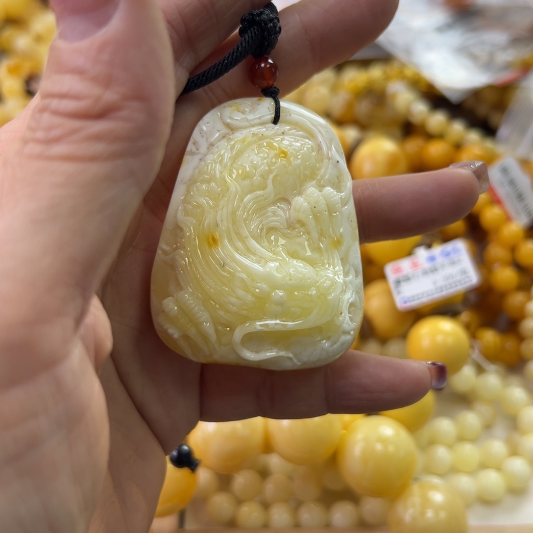 琥珀珠宝奇石未镶嵌