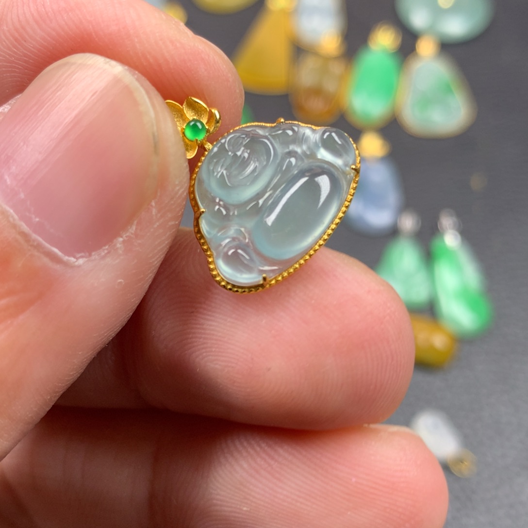 【闪购商品】颈饰18K金镶嵌翡翠翡翠