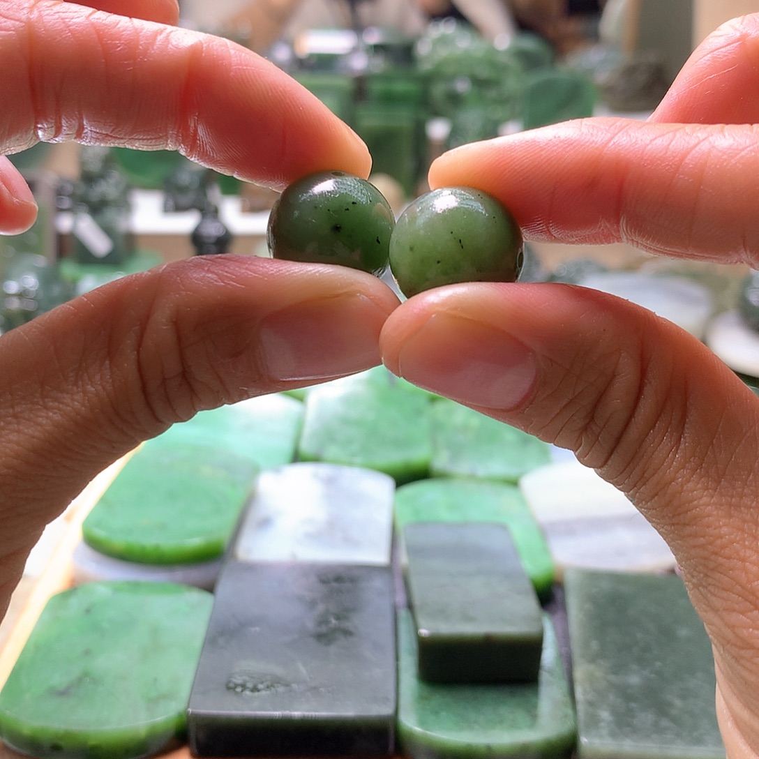 七***七和田玉未镶嵌颈饰