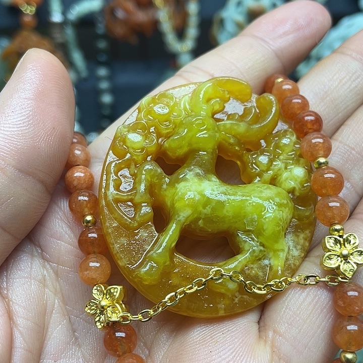 未镶嵌蛇纹石玉颈饰