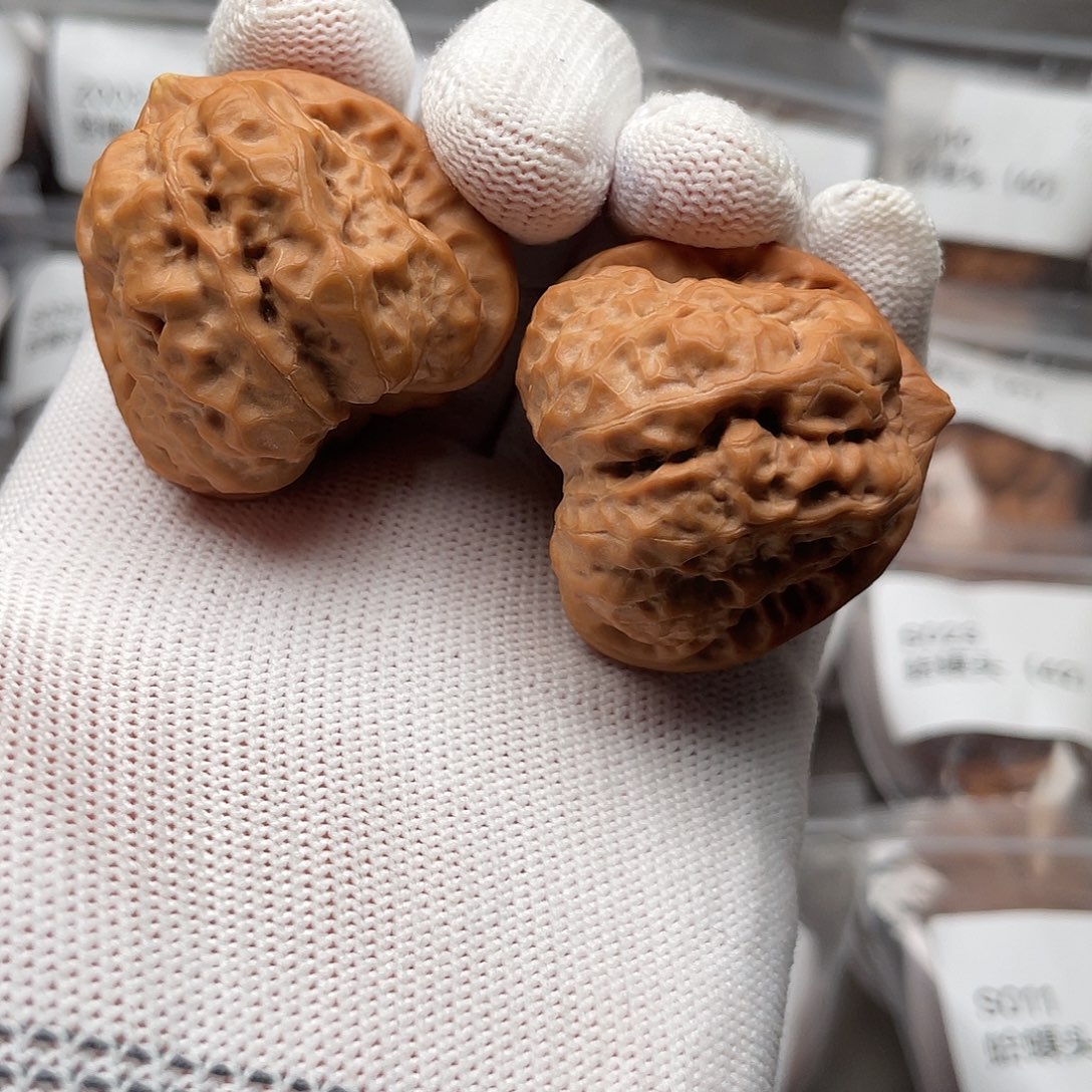 高***y文玩核桃把件蛤蟆头