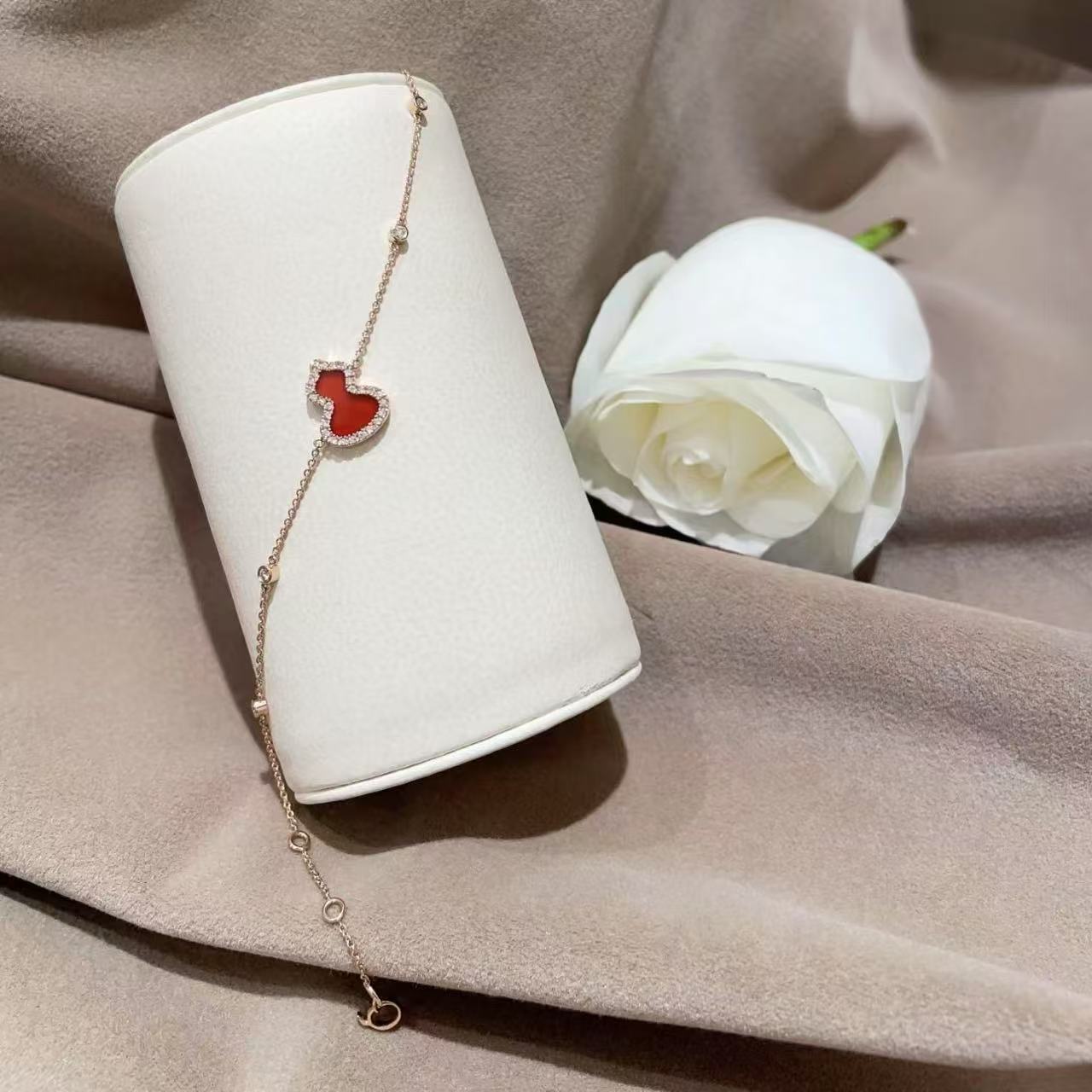 经典镶钻葫芦手链