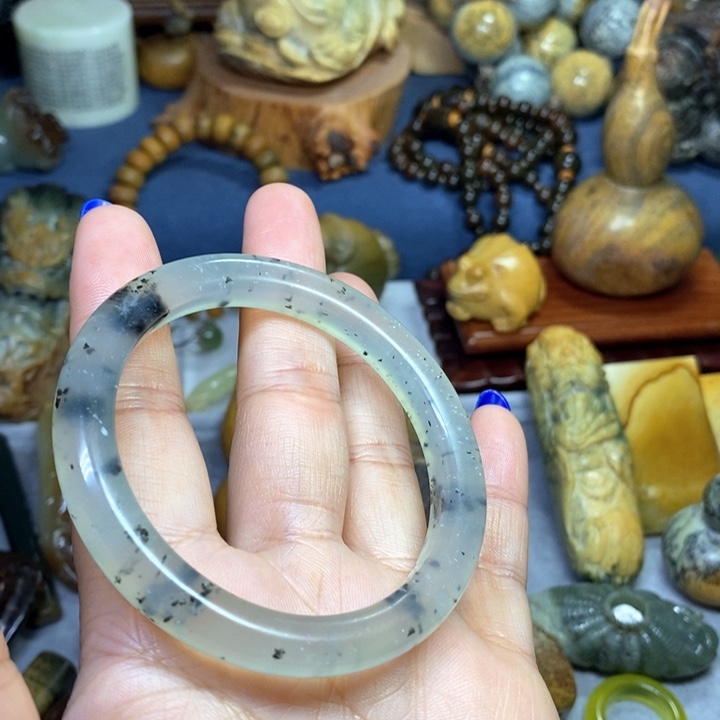 蛇纹石玉岫玉55.6 口未镶嵌