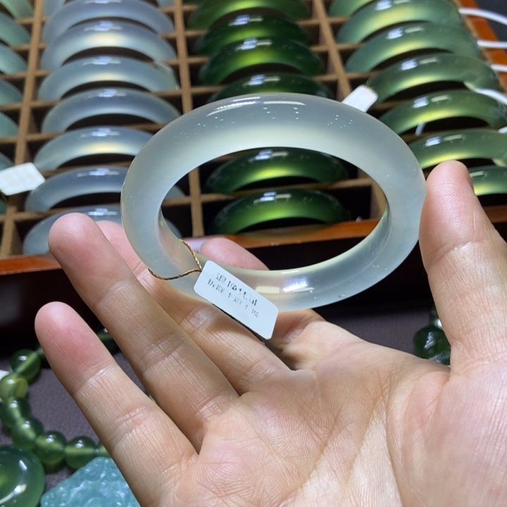 蛇纹石玉未镶嵌手镯58
