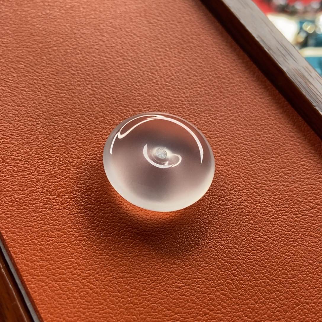 石英质玉颈饰未镶嵌小*黑