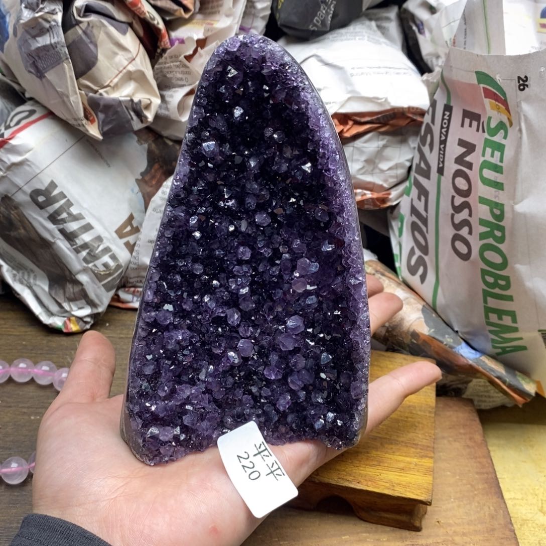 紫晶乌拉圭未镶嵌