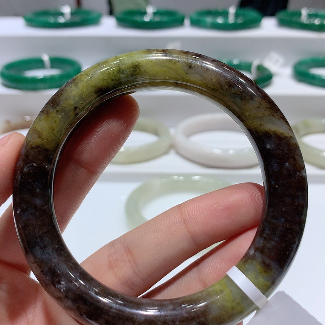 独山玉手镯未镶嵌