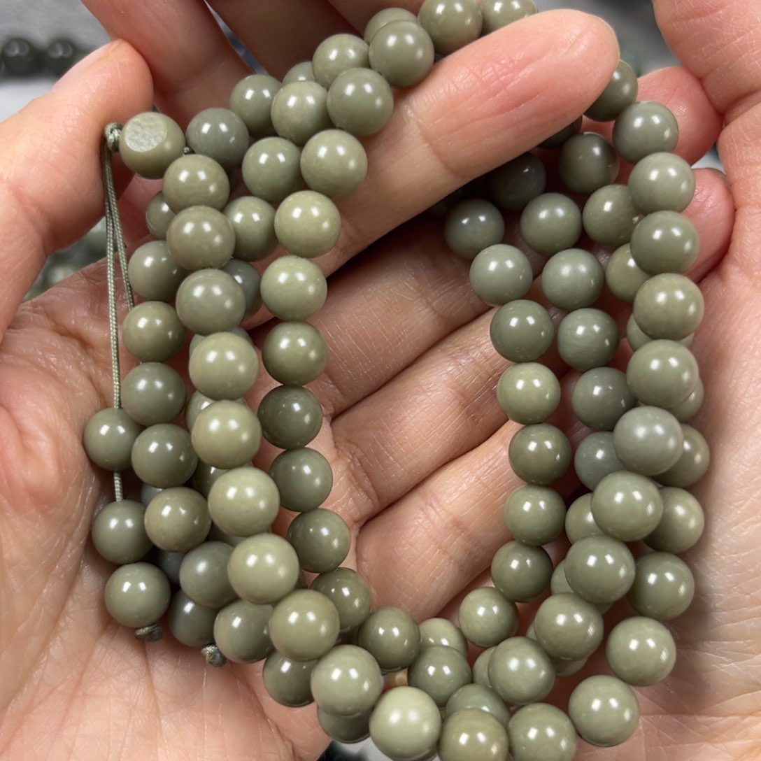 和田玉手链未镶嵌卡8圆珠108颗珠宝级