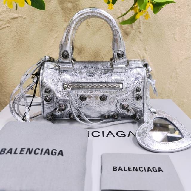 未使用/巴黎世家/C14033696797/[MQR1205B005]