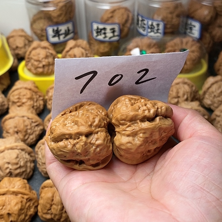 李***伟核桃蛤蟆的眼睛也太