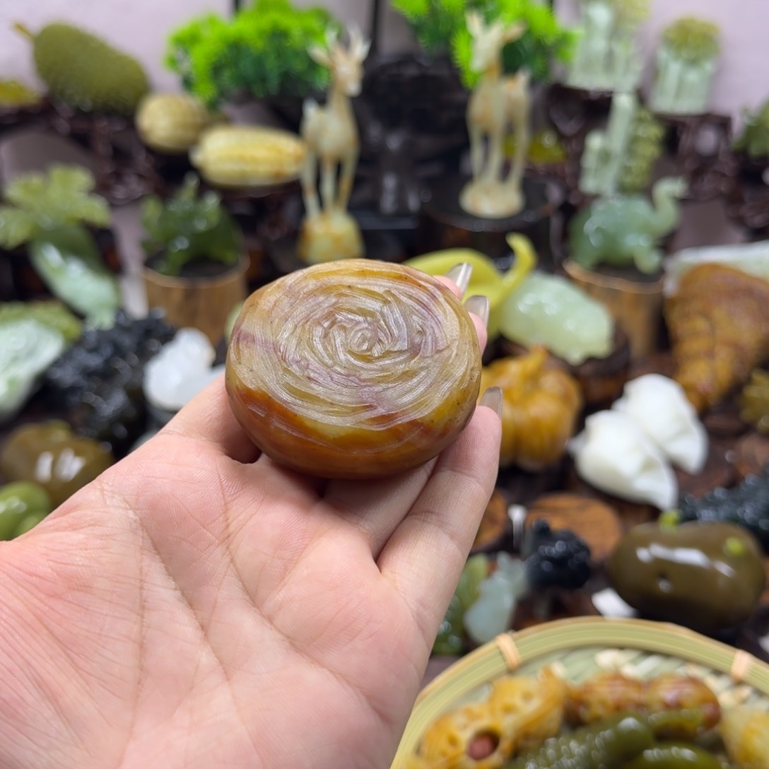文***心蛇纹石玉未镶嵌手把酥饼