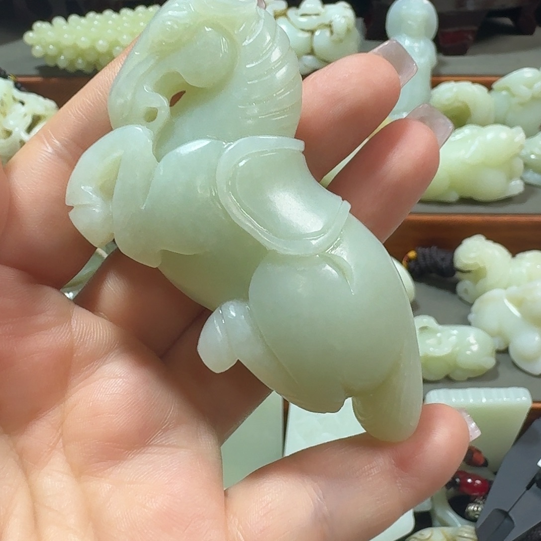 风***缘和田玉未镶嵌摆件