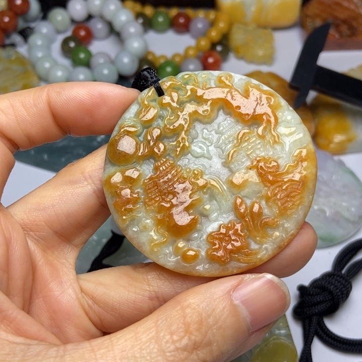 翡翠未镶嵌颈饰翡翠