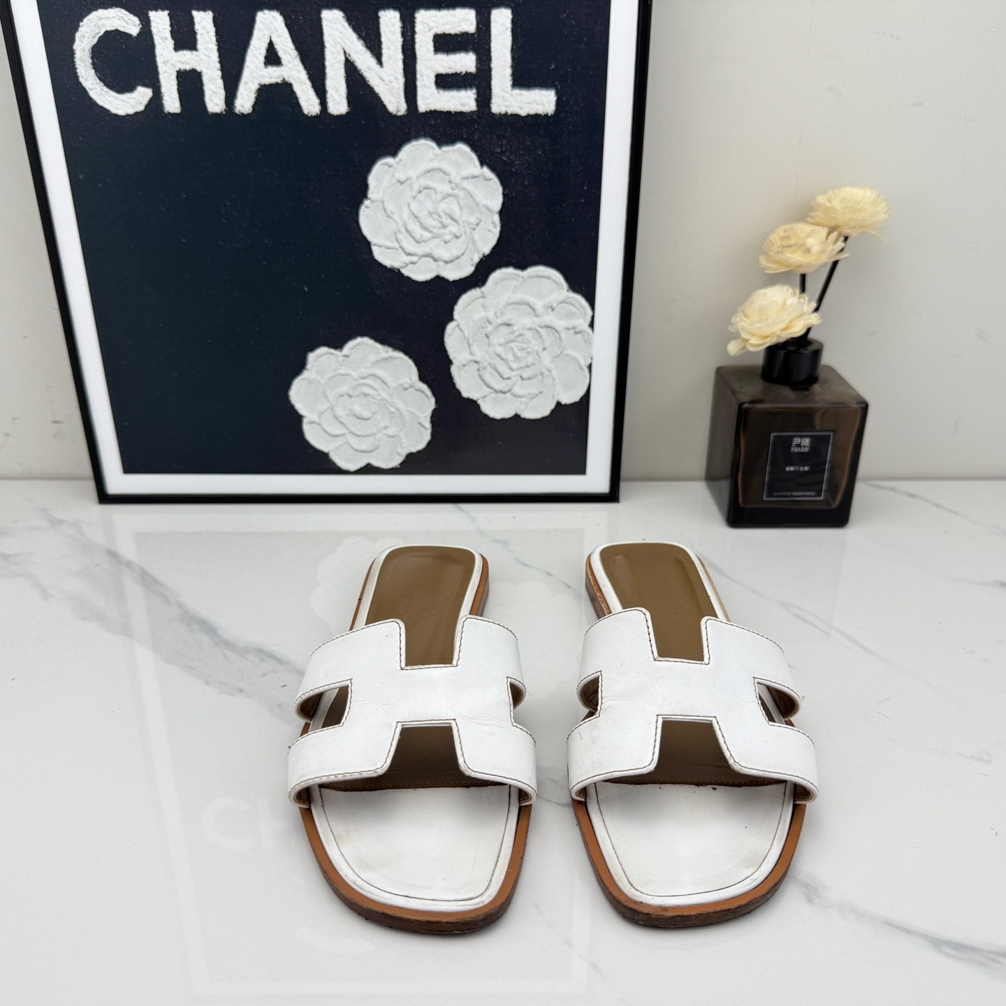 95新 Hermes/爱马仕 白色拖鞋 35码/jm01789