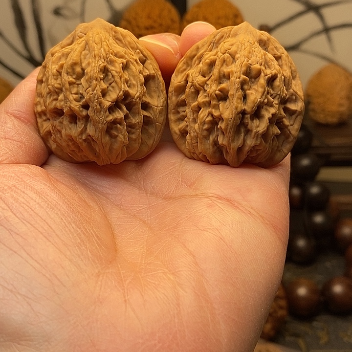 文玩核桃把件麦穗虎头