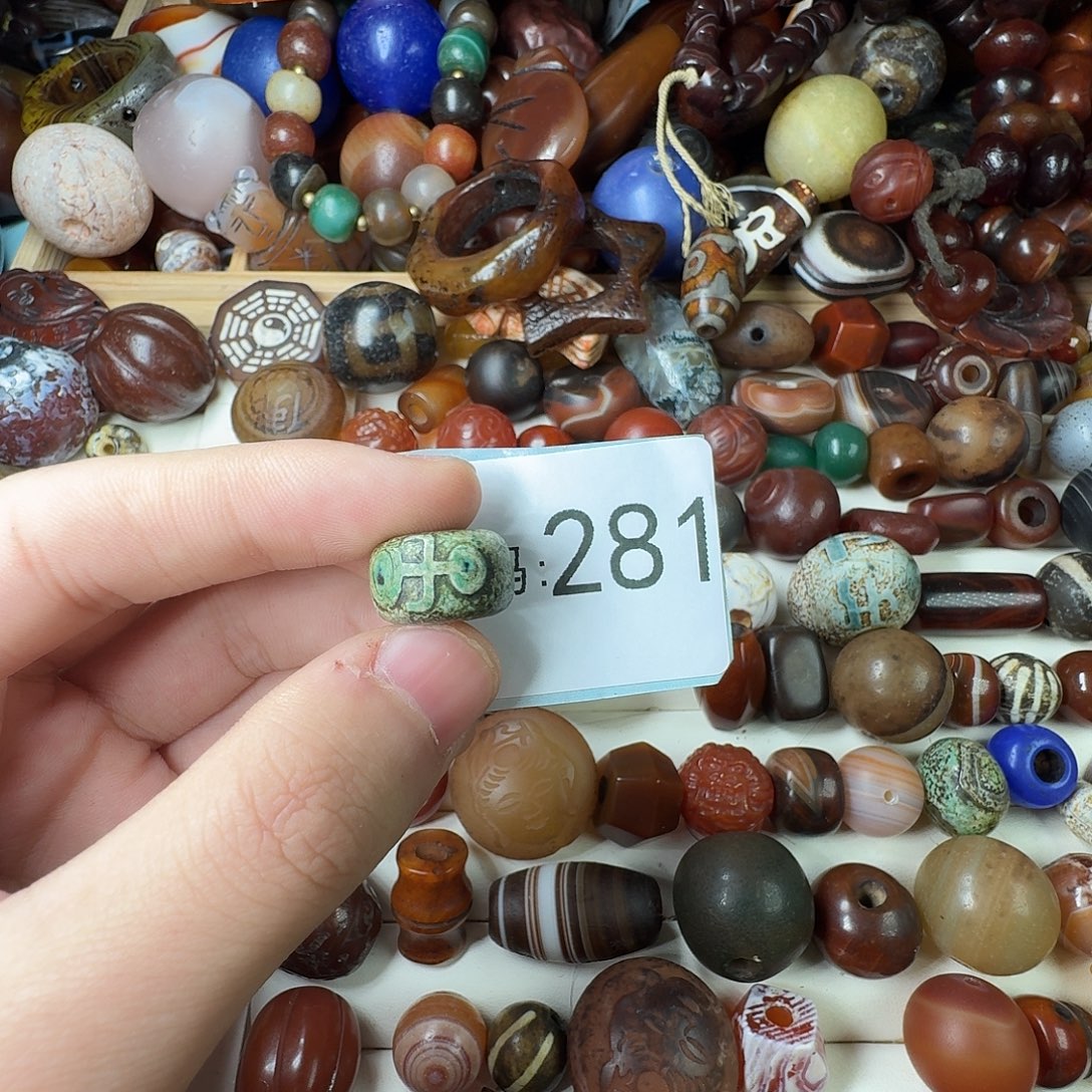 春***云玛瑙/玉髓未镶嵌纯天然玛瑙珠子