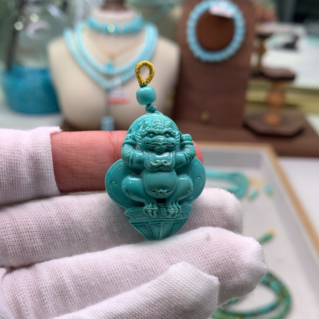 绿松石配饰未镶嵌W****?