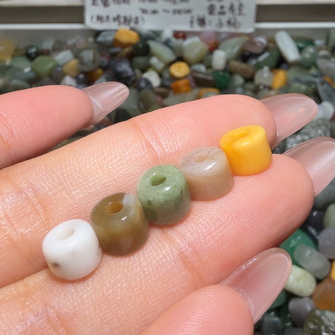 和田玉未镶嵌珠宝奇石