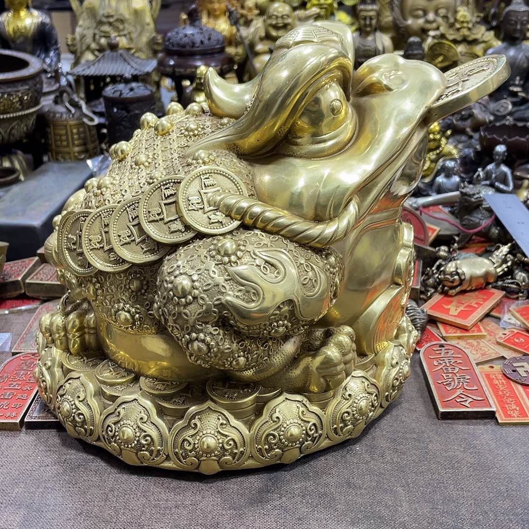 沈***）黄铜材质精品摆件