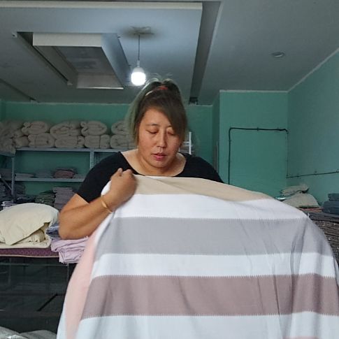 棉高端大床单，2米5乘2米5。