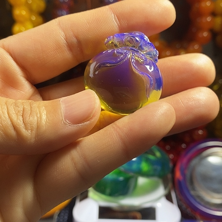 蓝珀小钱袋，高34.2