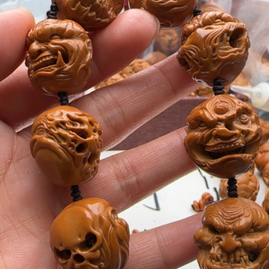 橄榄核手串雕刻工艺