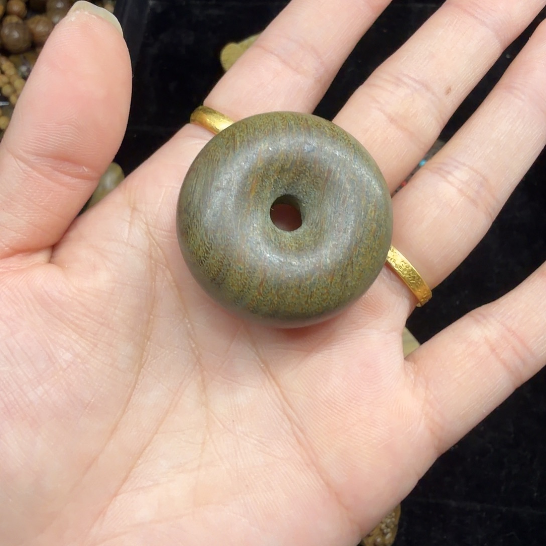 无事牌维腊木（绿檀）