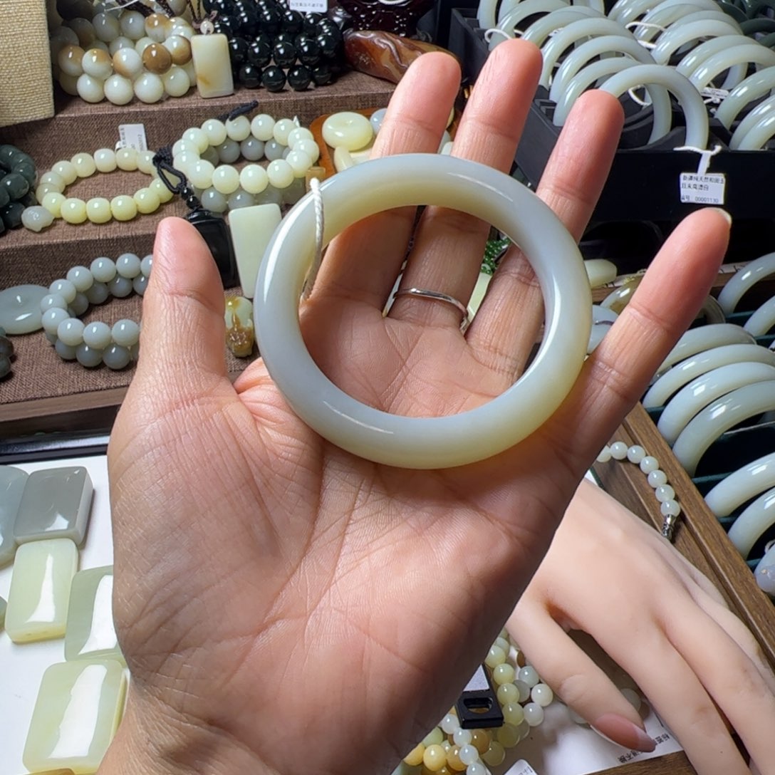 A****和田玉（糖玉）未镶嵌手链