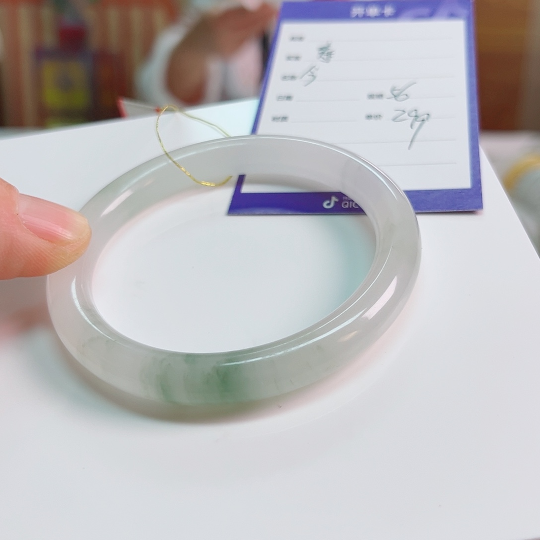 石英质玉手镯未镶嵌寿****