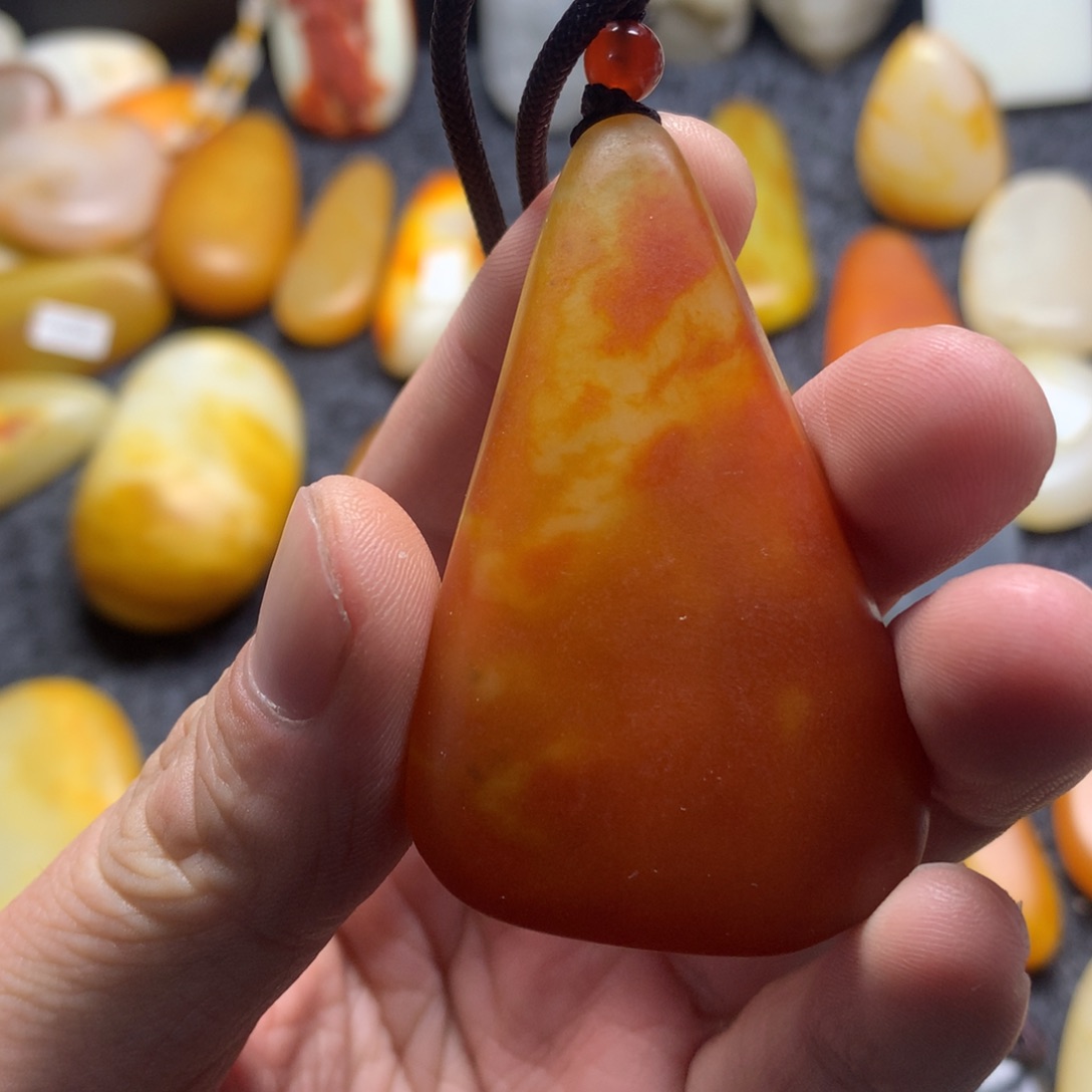 和田玉颈饰未镶嵌