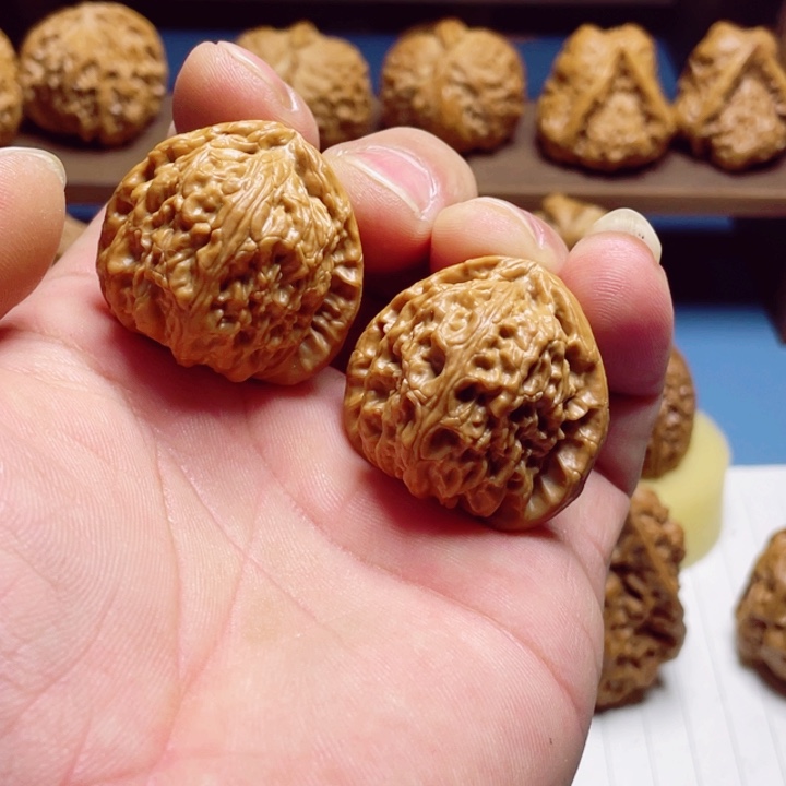 把件文玩核桃三角白