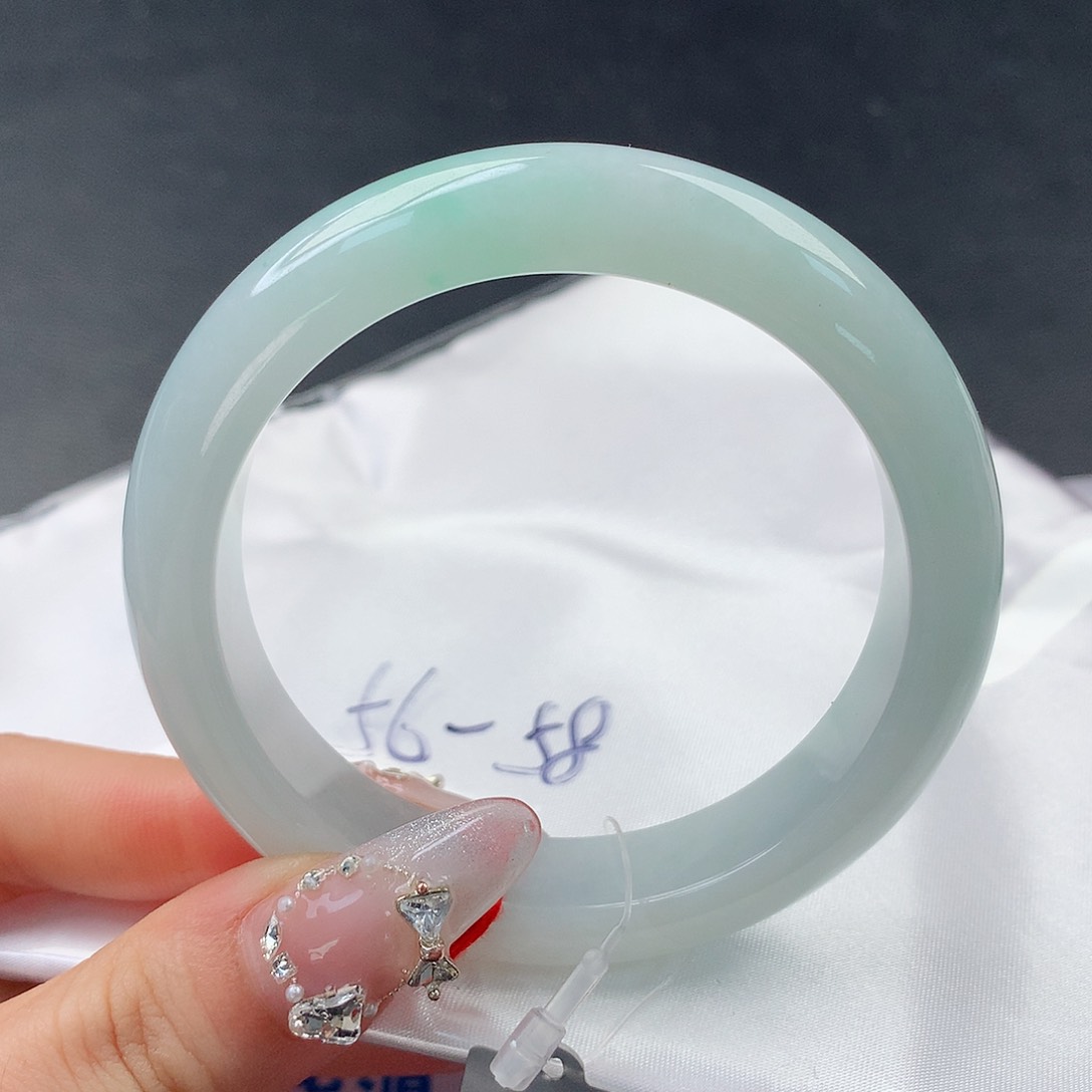 翡翠手镯未镶嵌018正57