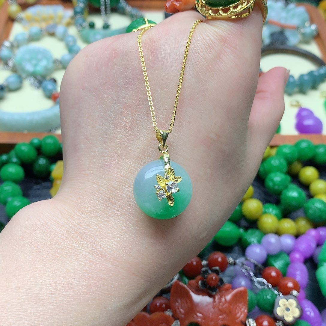 吊坠(赠链)未镶嵌翡翠