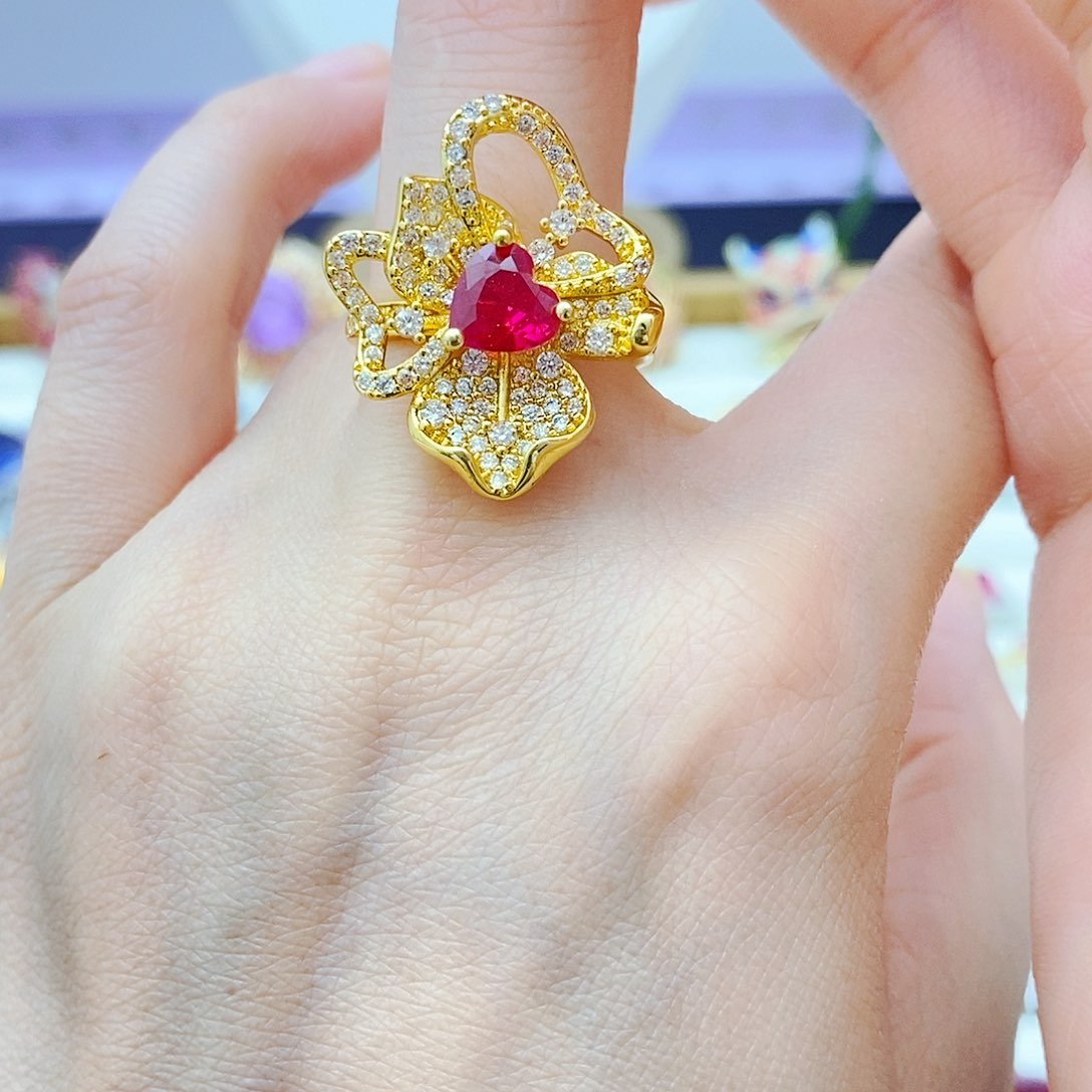 未镶嵌戒指红宝石