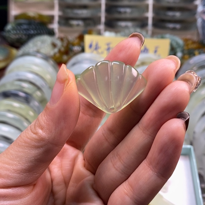 蛇纹石玉未镶嵌吊坠(不含链)