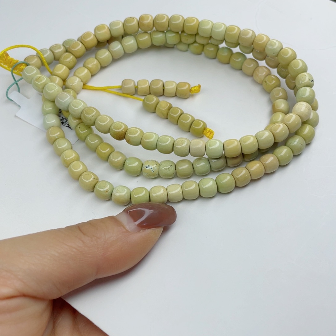 绿松石颈饰未镶嵌