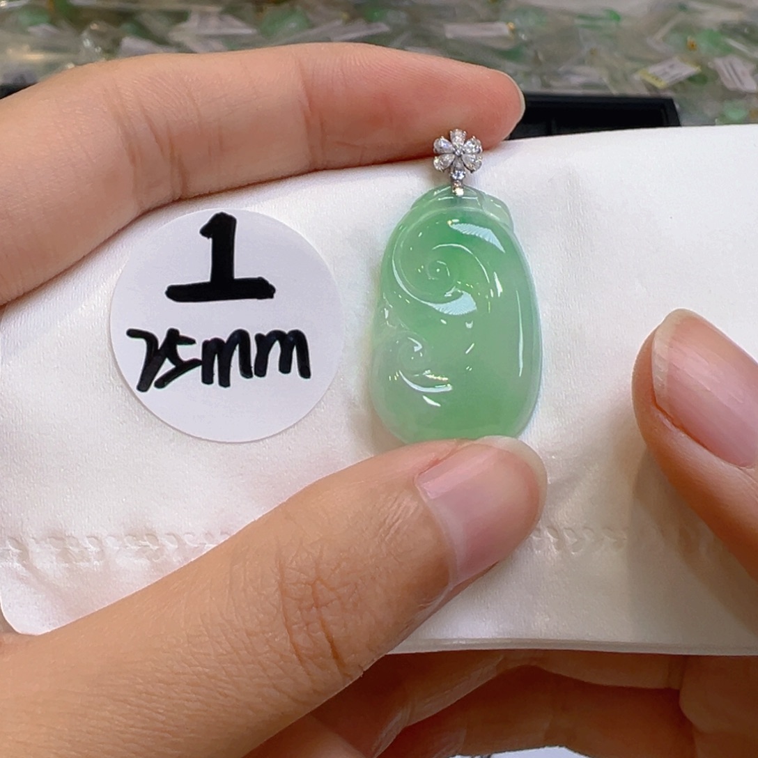 翡翠18K金镶嵌吊坠(不含链)