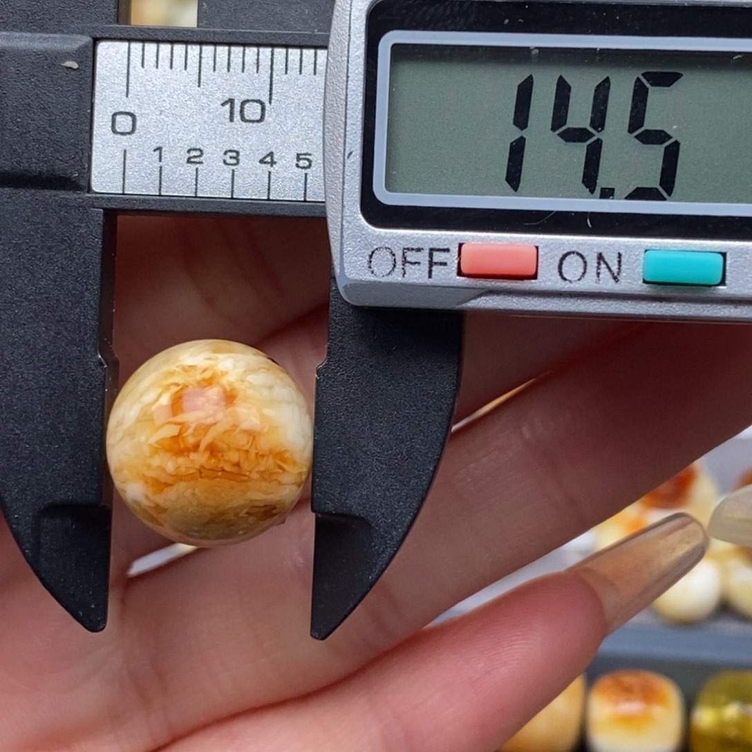 蜜蜡珠宝奇石未镶嵌