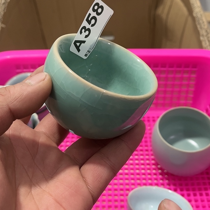 刘***里茶具默认微瑕瓷器、茶具、壶、摆件，介意勿拍 