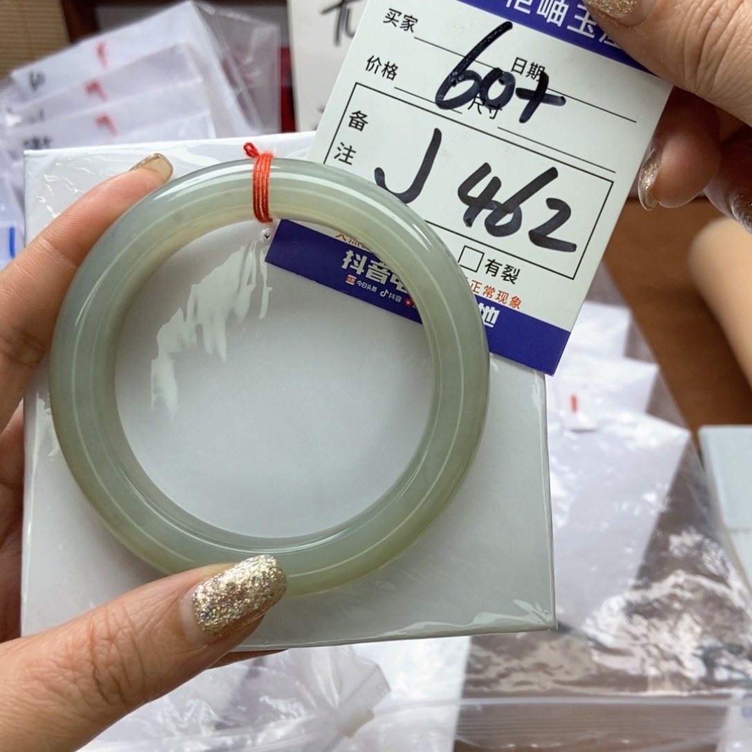 岫玉手镯手镯未镶嵌