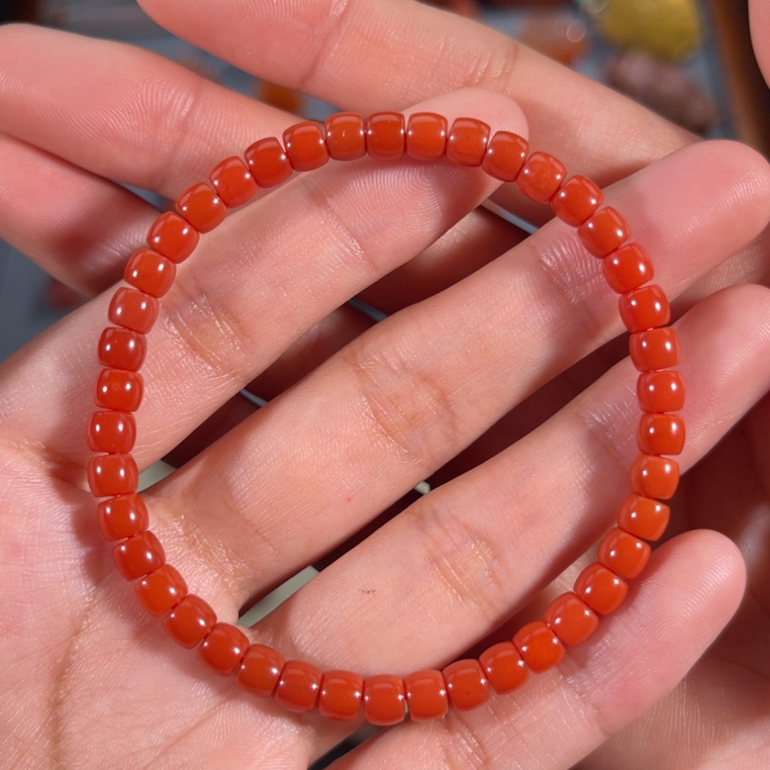 南红玛瑙老南红直切手串5左右未镶嵌