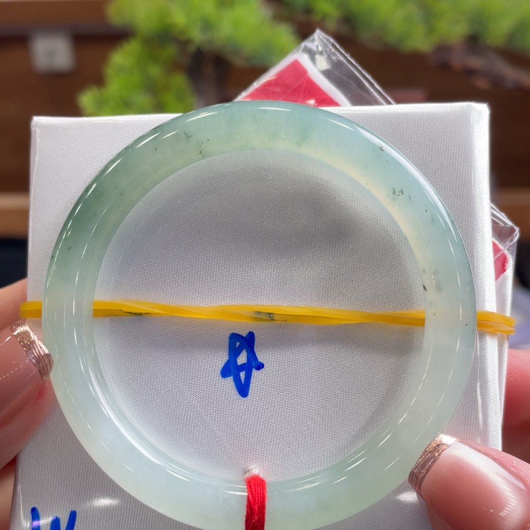 翡翠手镯未镶嵌52.6 圆条