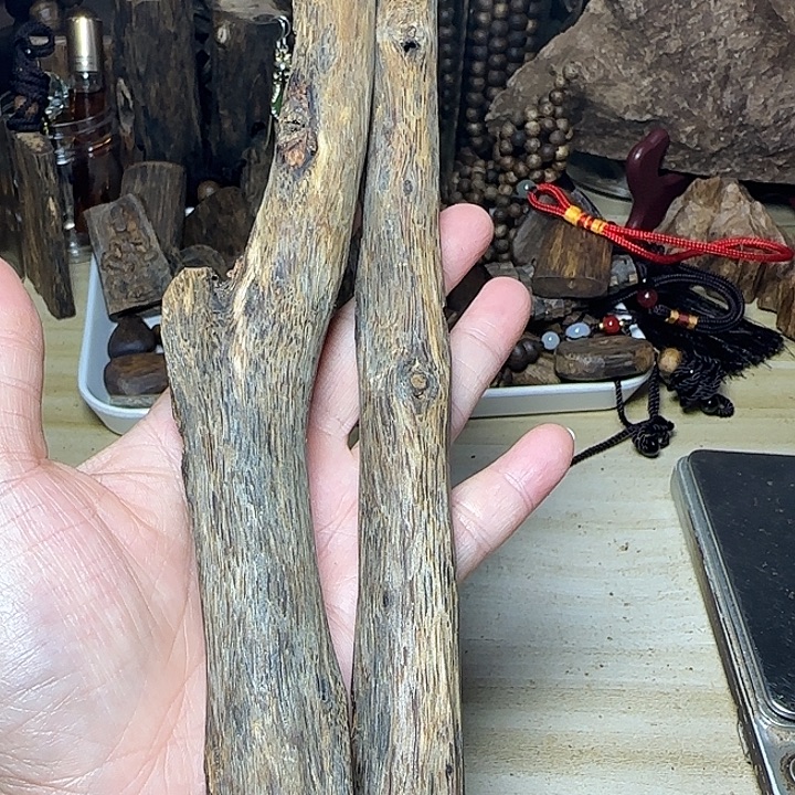 逍***客绿奇西瓜叶树心老料90克